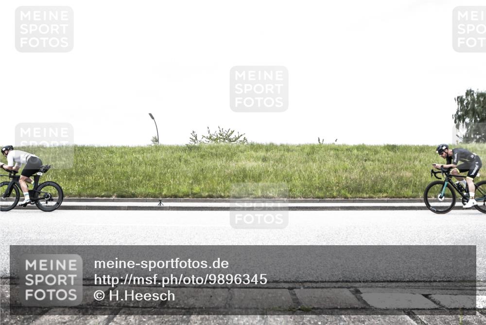 21.06.2026 - 29. Vierlanden-Triathlon H.Heesch http://msf.ph/oto/9896345 21.06.2026 09:53:55 Radfahren 55, 78, 112, 136, 227, 257 meine-sportfotos.de