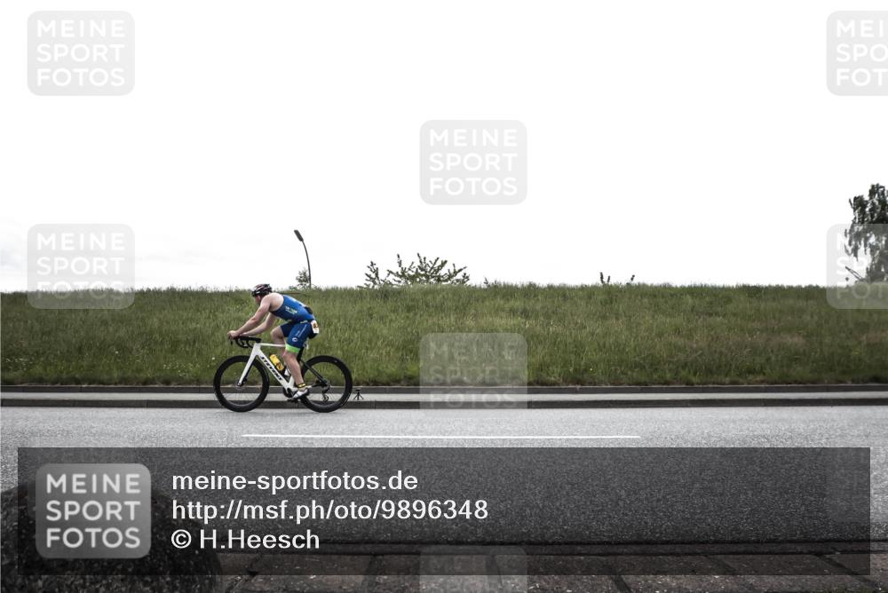 21.06.2026 - 29. Vierlanden-Triathlon H.Heesch http://msf.ph/oto/9896348 21.06.2026 12:34:56 Radfahren 819, 934 meine-sportfotos.de