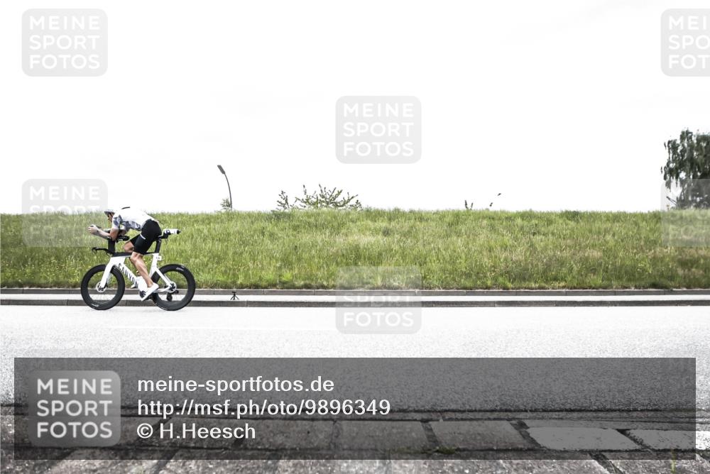 21.06.2026 - 29. Vierlanden-Triathlon H.Heesch http://msf.ph/oto/9896349 21.06.2026 09:53:59 Radfahren 45, 55, 136, 227, 257 meine-sportfotos.de