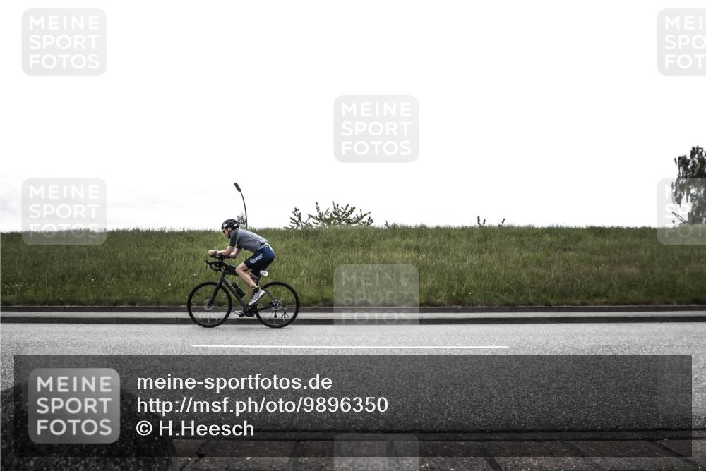 21.06.2026 - 29. Vierlanden-Triathlon H.Heesch http://msf.ph/oto/9896350 21.06.2026 12:34:59 Radfahren 819 meine-sportfotos.de