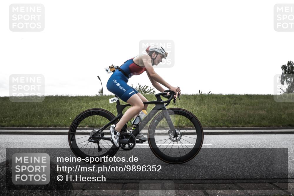 21.06.2026 - 29. Vierlanden-Triathlon H.Heesch http://msf.ph/oto/9896352 21.06.2026 12:35:07 Radfahren 768, 827, 992, 999 meine-sportfotos.de