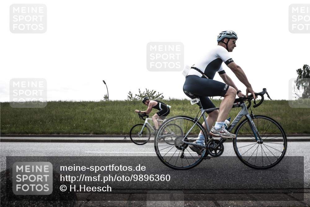 21.06.2026 - 29. Vierlanden-Triathlon H.Heesch http://msf.ph/oto/9896360 21.06.2026 12:35:18 Radfahren 768, 796 meine-sportfotos.de