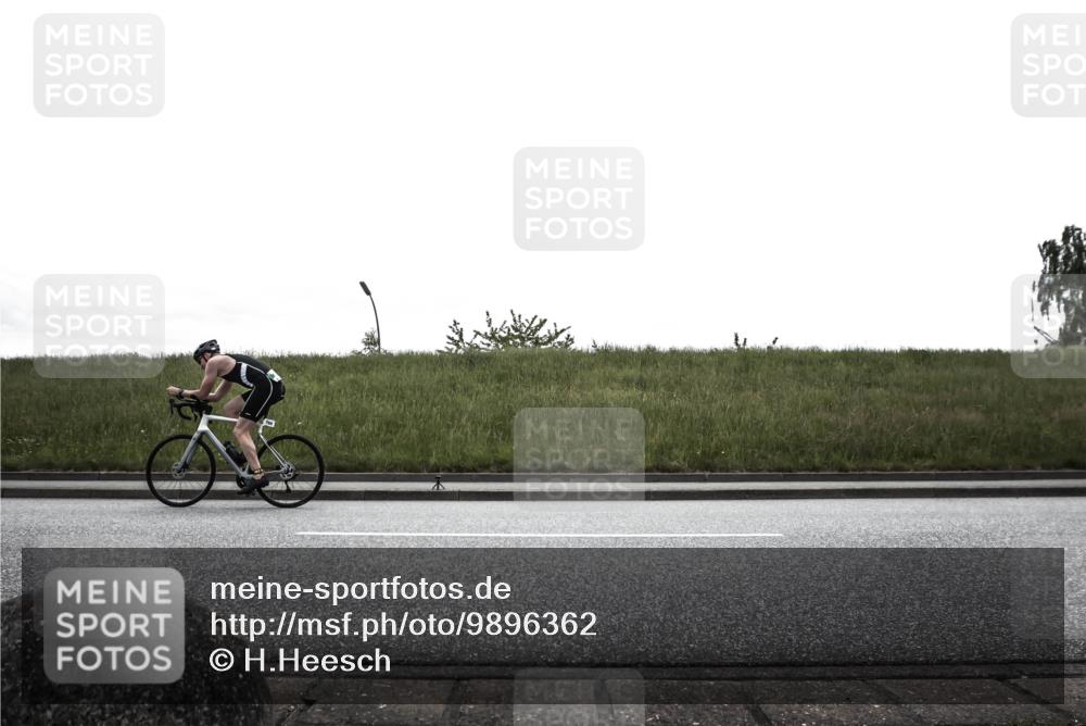 21.06.2026 - 29. Vierlanden-Triathlon H.Heesch http://msf.ph/oto/9896362 21.06.2026 12:35:18 Radfahren 768, 796 meine-sportfotos.de