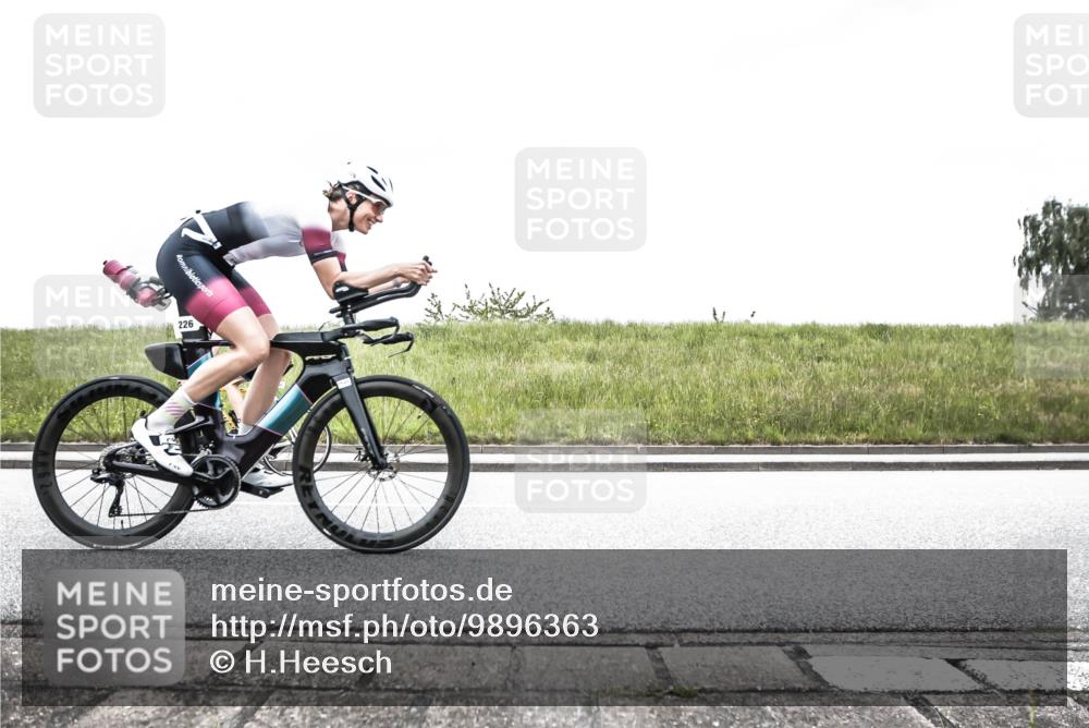 21.06.2026 - 29. Vierlanden-Triathlon H.Heesch http://msf.ph/oto/9896363 21.06.2026 09:54:33 Radfahren 4, 56, 99, 141, 226 meine-sportfotos.de