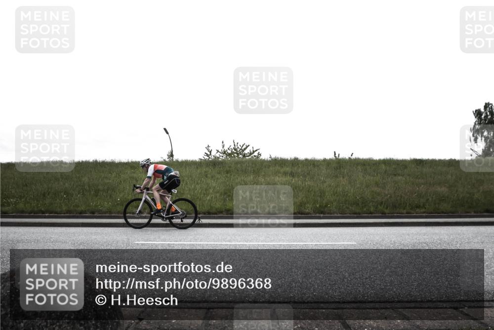 21.06.2026 - 29. Vierlanden-Triathlon H.Heesch http://msf.ph/oto/9896368 21.06.2026 12:36:02 Radfahren 781, 786 meine-sportfotos.de