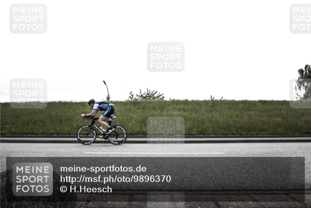 21.06.2026 - 29. Vierlanden-Triathlon H.Heesch http://msf.ph/oto/9896370 21.06.2026 12:36:05 Radfahren 781, 854 meine-sportfotos.de