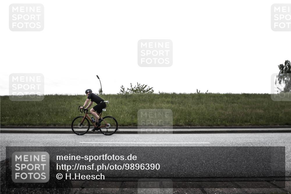 21.06.2026 - 29. Vierlanden-Triathlon H.Heesch http://msf.ph/oto/9896390 21.06.2026 12:36:53 Radfahren 670, 766 meine-sportfotos.de