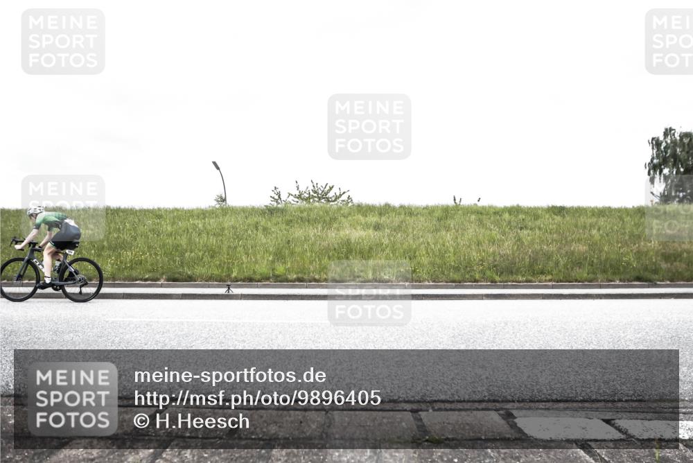 21.06.2026 - 29. Vierlanden-Triathlon H.Heesch http://msf.ph/oto/9896405 21.06.2026 09:56:45 Radfahren 12, 13, 174, 239, 259 meine-sportfotos.de