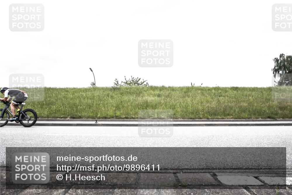 21.06.2026 - 29. Vierlanden-Triathlon H.Heesch http://msf.ph/oto/9896411 21.06.2026 09:56:48 Radfahren 12, 13, 174, 239 meine-sportfotos.de