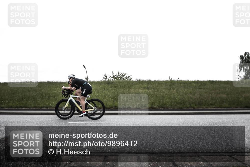 21.06.2026 - 29. Vierlanden-Triathlon H.Heesch http://msf.ph/oto/9896412 21.06.2026 12:38:54 Radfahren 880, 883, 903 meine-sportfotos.de