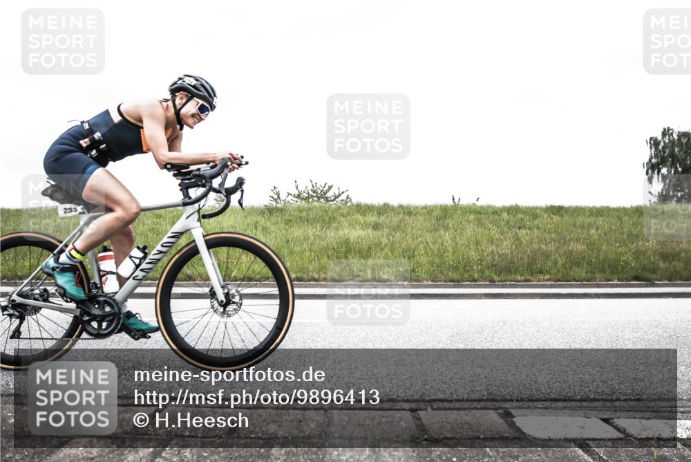 21.06.2026 - 29. Vierlanden-Triathlon H.Heesch http://msf.ph/oto/9896413 21.06.2026 09:57:09 Radfahren 243, 253 meine-sportfotos.de
