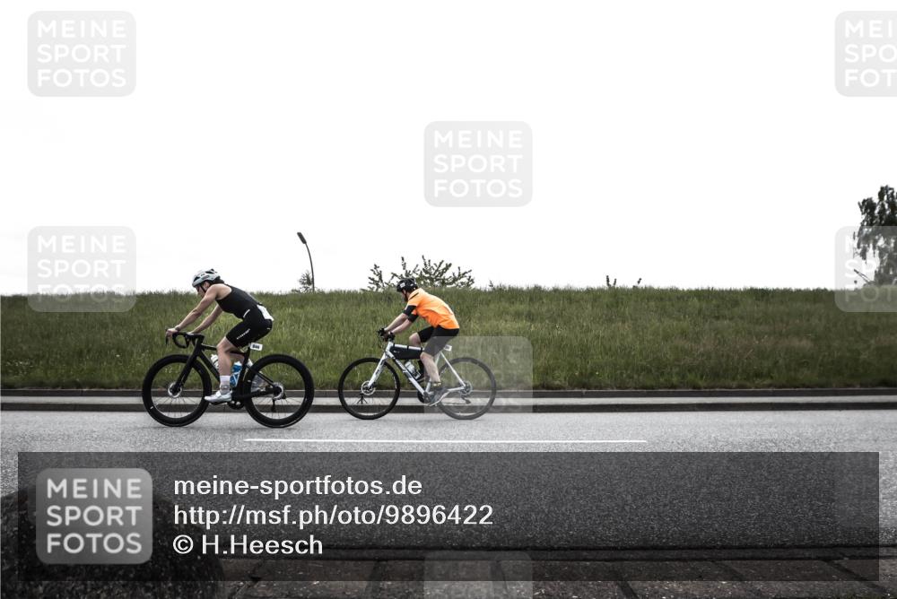 21.06.2026 - 29. Vierlanden-Triathlon H.Heesch http://msf.ph/oto/9896422 21.06.2026 12:39:42 Radfahren 734, 846, 859, 870 meine-sportfotos.de