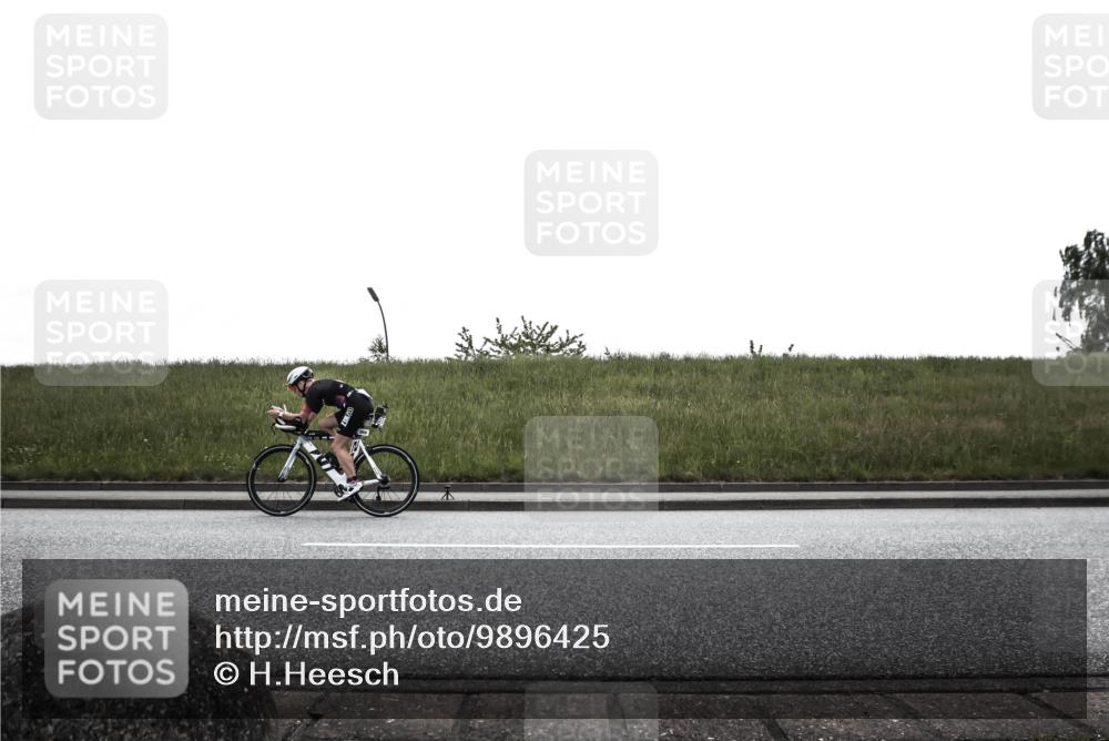 21.06.2026 - 29. Vierlanden-Triathlon H.Heesch http://msf.ph/oto/9896425 21.06.2026 12:39:46 Radfahren 859, 870 meine-sportfotos.de