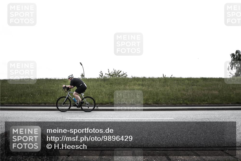 21.06.2026 - 29. Vierlanden-Triathlon H.Heesch http://msf.ph/oto/9896429 21.06.2026 12:40:07 Radfahren 638, 788, 848 meine-sportfotos.de