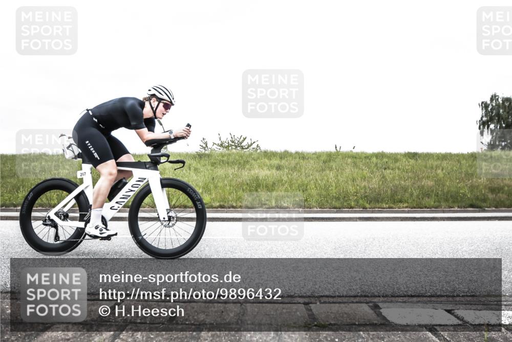 21.06.2026 - 29. Vierlanden-Triathlon H.Heesch http://msf.ph/oto/9896432 21.06.2026 09:58:05 Radfahren 19, 54, 267 meine-sportfotos.de