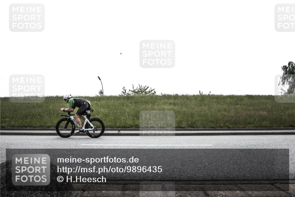 21.06.2026 - 29. Vierlanden-Triathlon H.Heesch http://msf.ph/oto/9896435 21.06.2026 12:41:05 Radfahren 930 meine-sportfotos.de