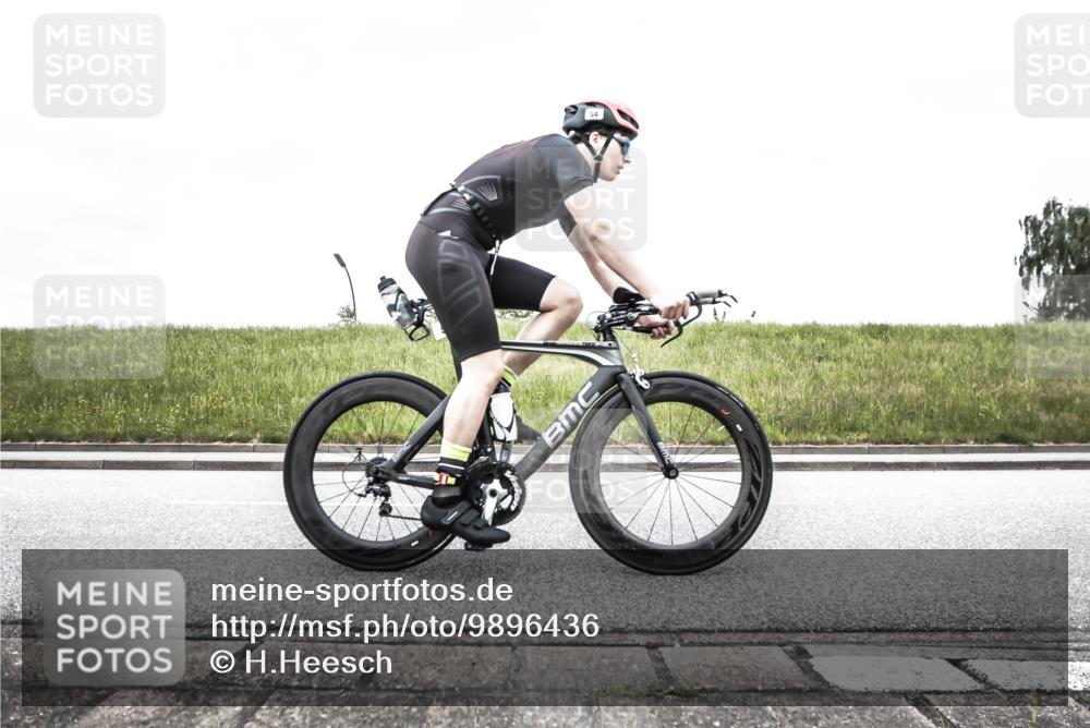 21.06.2026 - 29. Vierlanden-Triathlon H.Heesch http://msf.ph/oto/9896436 21.06.2026 09:58:08 Radfahren 19, 54, 267 meine-sportfotos.de