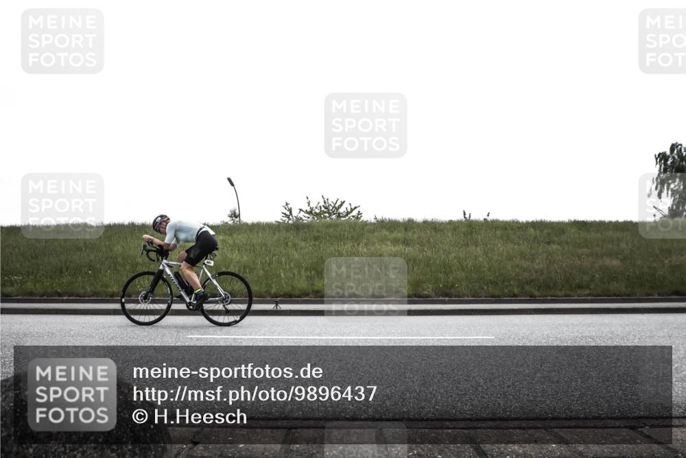 21.06.2026 - 29. Vierlanden-Triathlon H.Heesch http://msf.ph/oto/9896437 21.06.2026 12:41:26 Radfahren 878, 881 meine-sportfotos.de