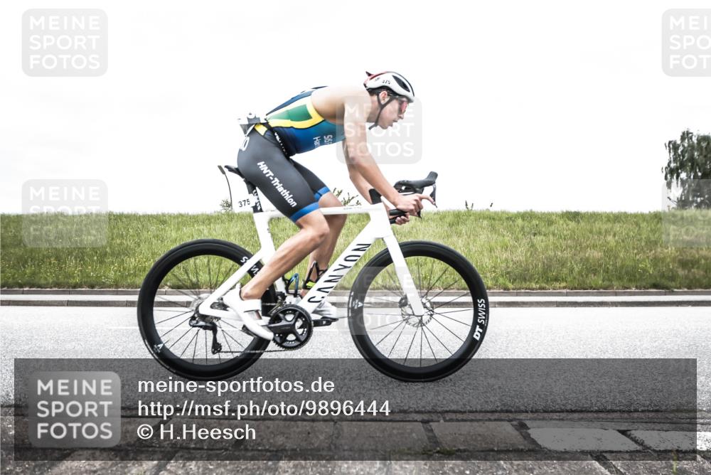 21.06.2026 - 29. Vierlanden-Triathlon H.Heesch http://msf.ph/oto/9896444 21.06.2026 09:58:27 Radfahren 46, 202, 364, 375 meine-sportfotos.de