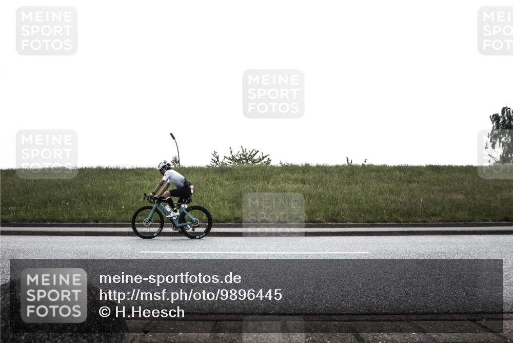 21.06.2026 - 29. Vierlanden-Triathlon H.Heesch http://msf.ph/oto/9896445 21.06.2026 12:41:55 Radfahren 6, 885 meine-sportfotos.de