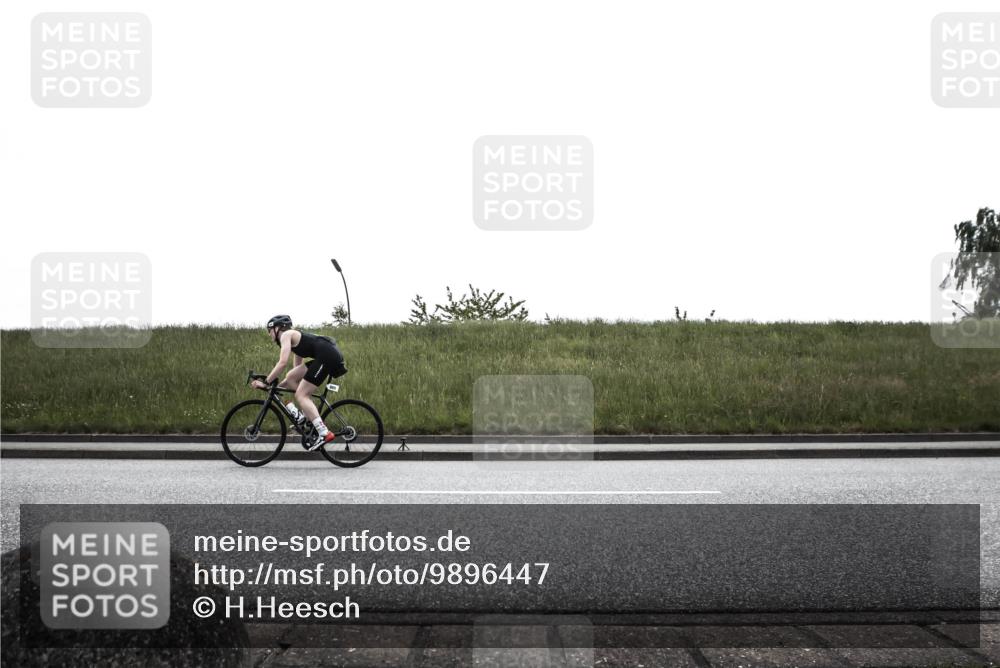 21.06.2026 - 29. Vierlanden-Triathlon H.Heesch http://msf.ph/oto/9896447 21.06.2026 12:42:01 Radfahren 885 meine-sportfotos.de