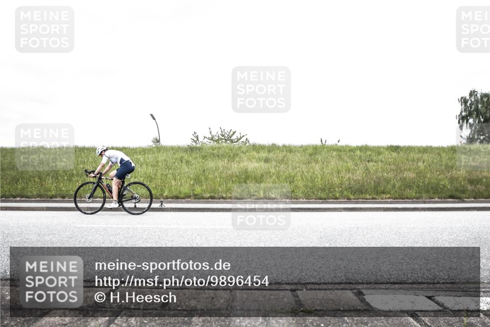 21.06.2026 - 29. Vierlanden-Triathlon H.Heesch http://msf.ph/oto/9896454 21.06.2026 09:58:49 Radfahren 269 meine-sportfotos.de