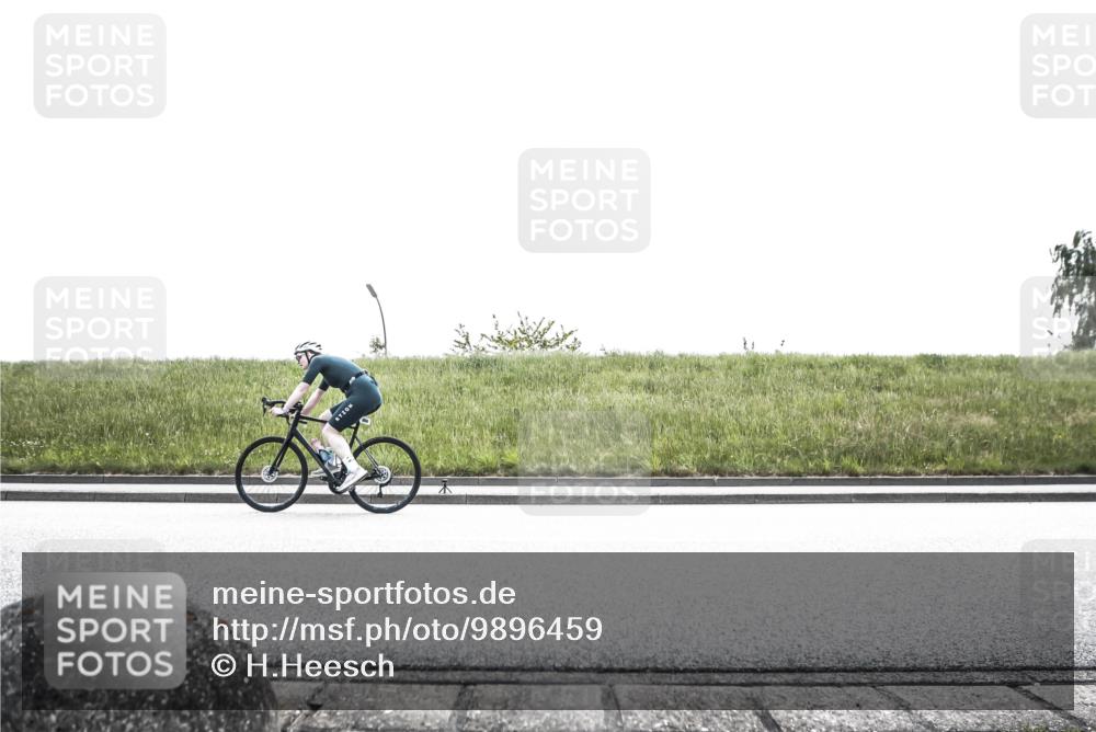 21.06.2026 - 29. Vierlanden-Triathlon H.Heesch http://msf.ph/oto/9896459 21.06.2026 12:44:52 Radfahren 866 meine-sportfotos.de