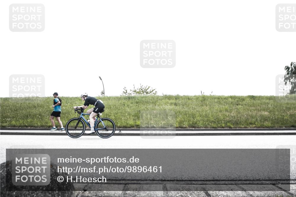 21.06.2026 - 29. Vierlanden-Triathlon H.Heesch http://msf.ph/oto/9896461 21.06.2026 12:45:32 Radfahren 831, 890 meine-sportfotos.de