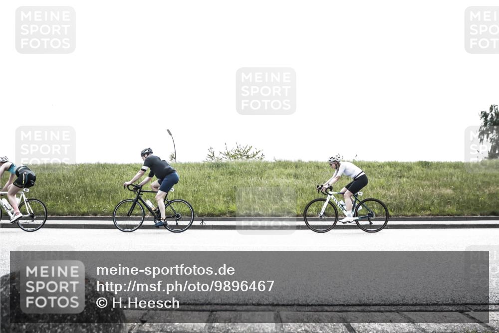21.06.2026 - 29. Vierlanden-Triathlon H.Heesch http://msf.ph/oto/9896467 21.06.2026 12:45:50 Radfahren 818, 833, 834, 856, 861, 874 meine-sportfotos.de