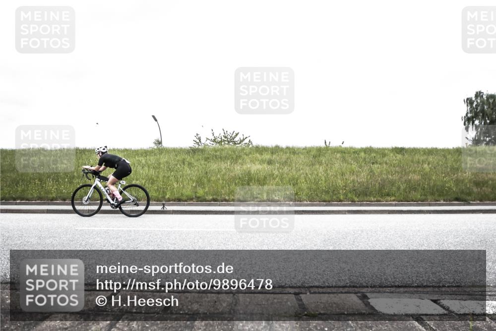 21.06.2026 - 29. Vierlanden-Triathlon H.Heesch http://msf.ph/oto/9896478 21.06.2026 09:59:45 Radfahren 173, 196, 223, 255, 377 meine-sportfotos.de