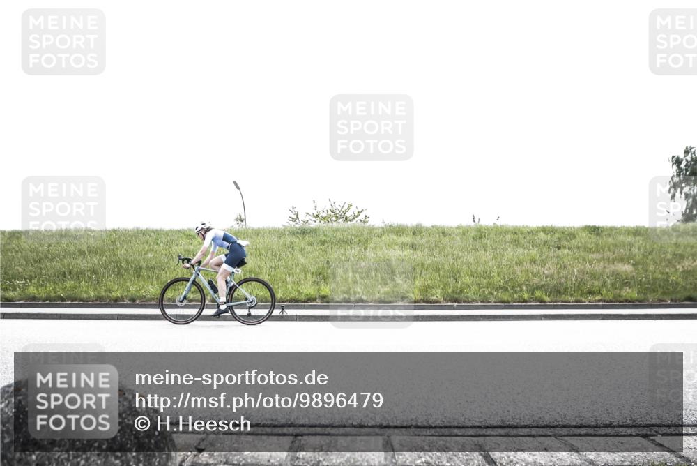 21.06.2026 - 29. Vierlanden-Triathlon H.Heesch http://msf.ph/oto/9896479 21.06.2026 12:46:09 Radfahren 842 meine-sportfotos.de