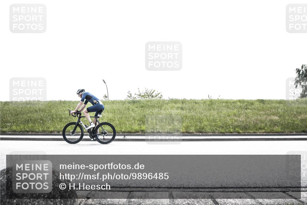 21.06.2026 - 29. Vierlanden-Triathlon H.Heesch http://msf.ph/oto/9896485 21.06.2026 12:46:54 Radfahren 816, 894 meine-sportfotos.de