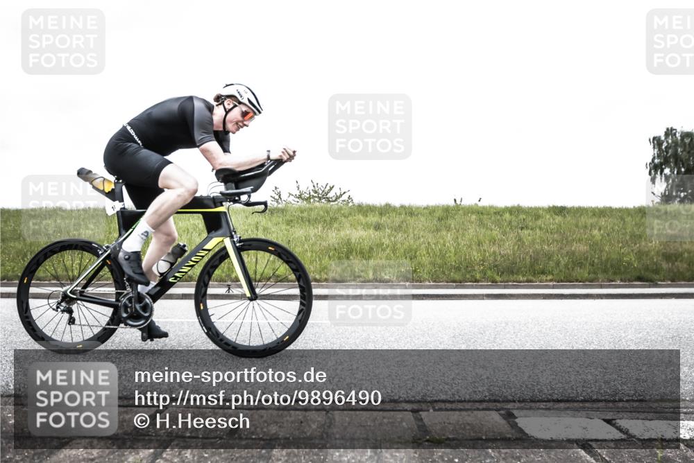 21.06.2026 - 29. Vierlanden-Triathlon H.Heesch http://msf.ph/oto/9896490 21.06.2026 10:00:39 Radfahren 10, 187, 1355 meine-sportfotos.de