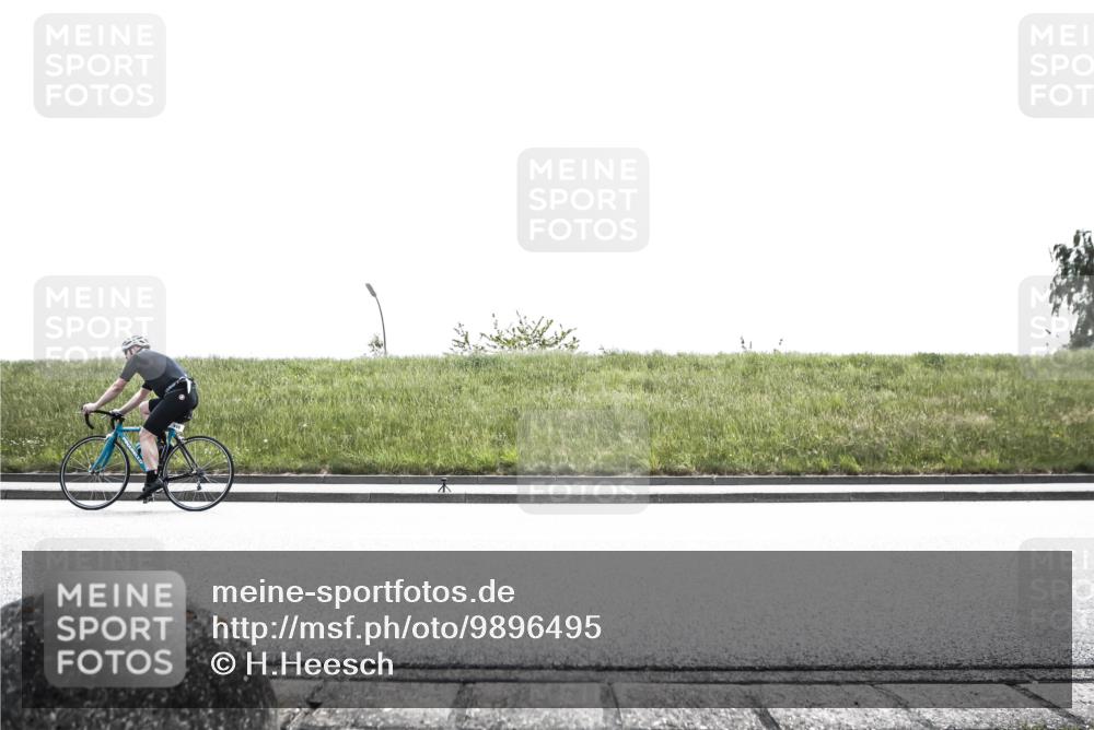 21.06.2026 - 29. Vierlanden-Triathlon H.Heesch http://msf.ph/oto/9896495 21.06.2026 12:48:00 Radfahren 651, 741, 847 meine-sportfotos.de