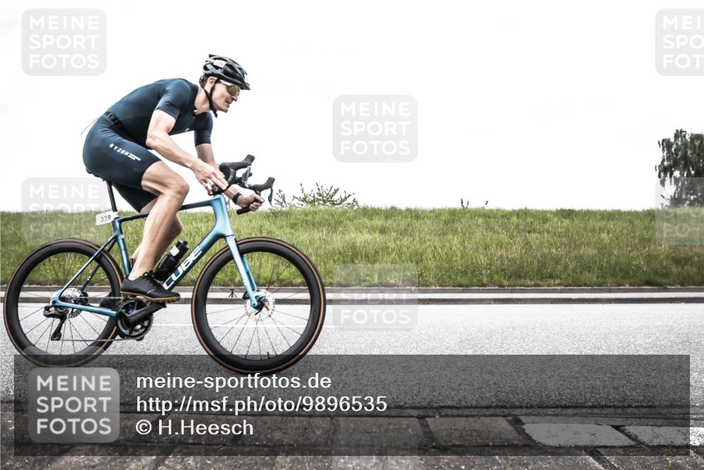 21.06.2026 - 29. Vierlanden-Triathlon H.Heesch http://msf.ph/oto/9896535 21.06.2026 10:02:25 Radfahren 72, 118, 119, 141, 186, 273, 339 meine-sportfotos.de
