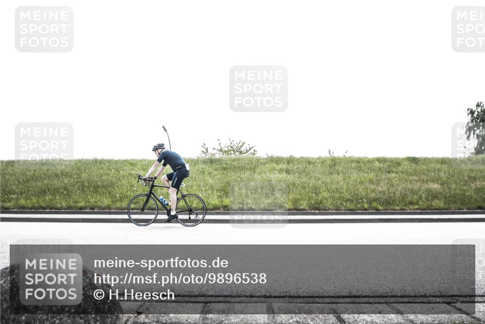 21.06.2026 - 29. Vierlanden-Triathlon H.Heesch http://msf.ph/oto/9896538 21.06.2026 12:52:41 Radfahren 662, 832 meine-sportfotos.de