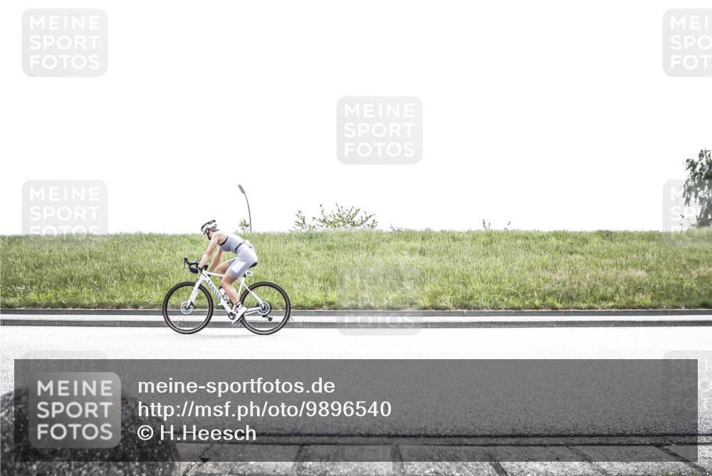 21.06.2026 - 29. Vierlanden-Triathlon H.Heesch http://msf.ph/oto/9896540 21.06.2026 12:52:48 Radfahren 832 meine-sportfotos.de