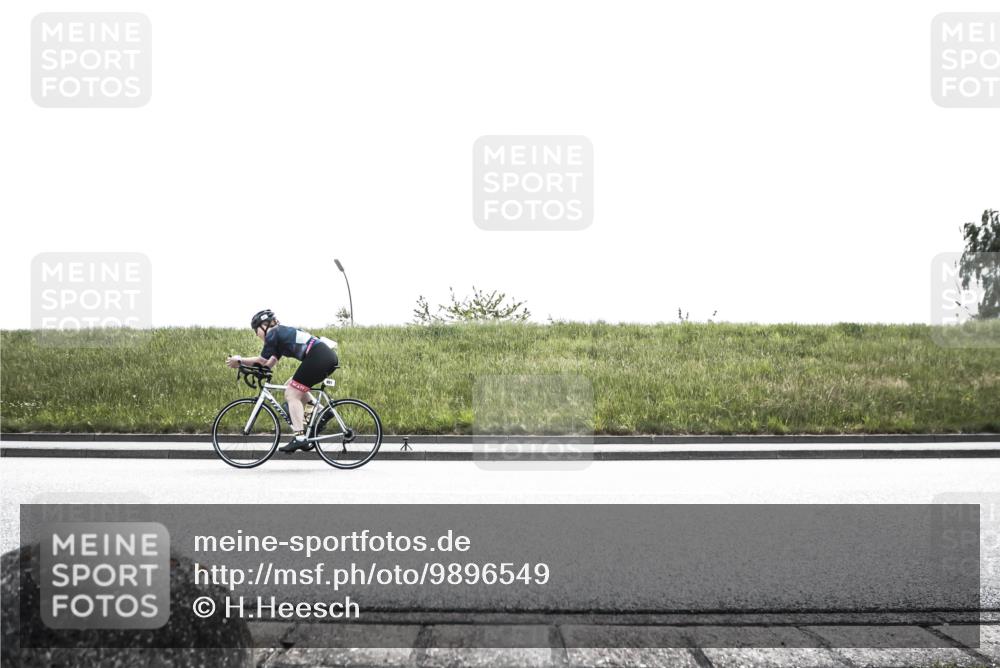 21.06.2026 - 29. Vierlanden-Triathlon H.Heesch http://msf.ph/oto/9896549 21.06.2026 12:56:03 Radfahren 851 meine-sportfotos.de
