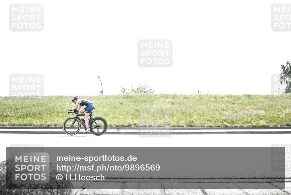 21.06.2026 - 29. Vierlanden-Triathlon H.Heesch http://msf.ph/oto/9896569 21.06.2026 12:58:13 Radfahren 984 meine-sportfotos.de