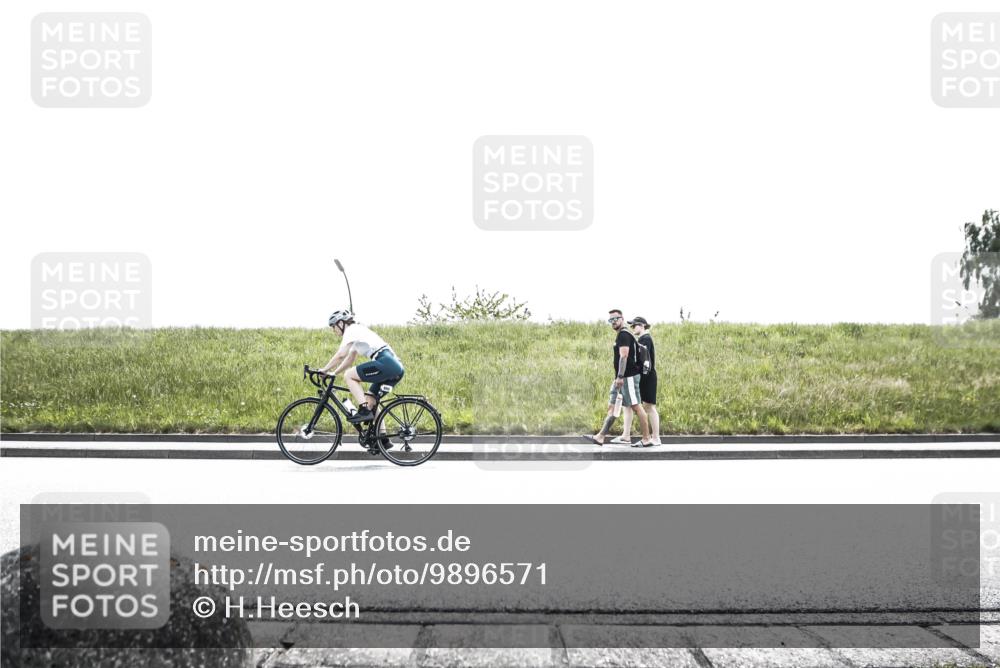 21.06.2026 - 29. Vierlanden-Triathlon H.Heesch http://msf.ph/oto/9896571 21.06.2026 12:58:27 Radfahren 888 meine-sportfotos.de