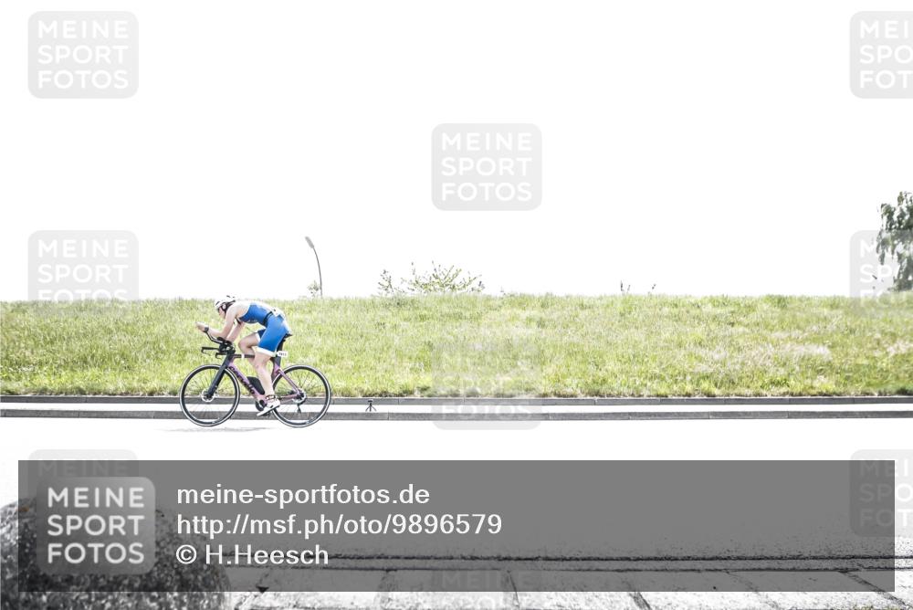 21.06.2026 - 29. Vierlanden-Triathlon H.Heesch http://msf.ph/oto/9896579 21.06.2026 12:59:44 Radfahren 990, 995, 1001, 1008, 1013 meine-sportfotos.de