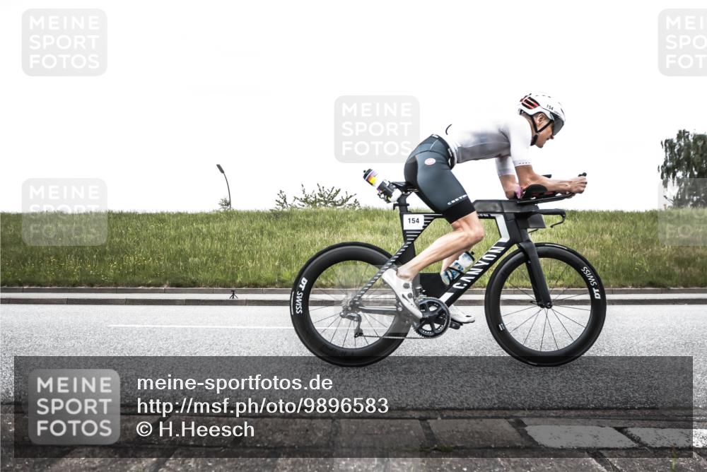 21.06.2026 - 29. Vierlanden-Triathlon H.Heesch http://msf.ph/oto/9896583 21.06.2026 10:04:13 Radfahren 90, 154, 180 meine-sportfotos.de