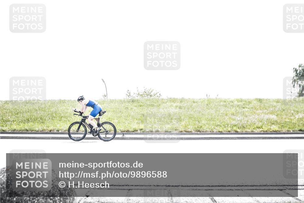 21.06.2026 - 29. Vierlanden-Triathlon H.Heesch http://msf.ph/oto/9896588 21.06.2026 12:59:57 Radfahren 1011 meine-sportfotos.de