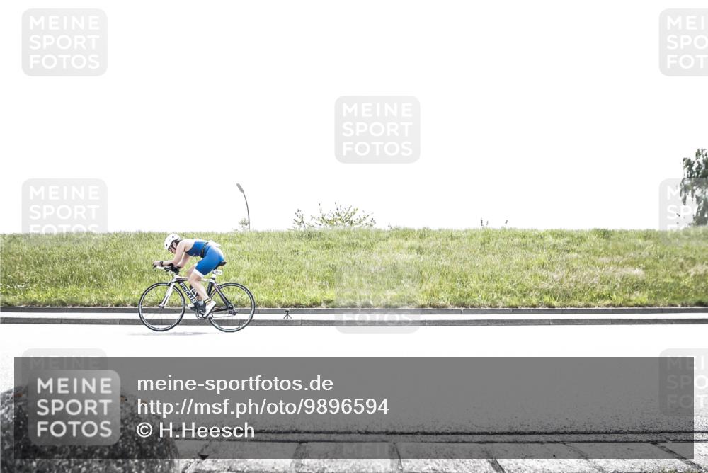 21.06.2026 - 29. Vierlanden-Triathlon H.Heesch http://msf.ph/oto/9896594 21.06.2026 13:01:08 Radfahren 810, 864, 877, 1002, 1010 meine-sportfotos.de