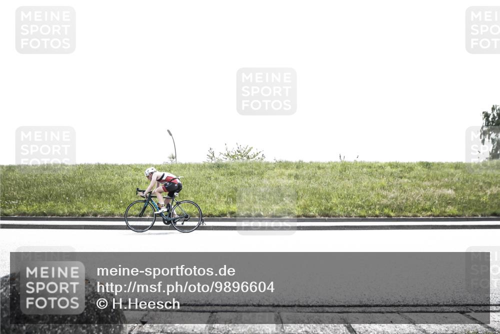 21.06.2026 - 29. Vierlanden-Triathlon H.Heesch http://msf.ph/oto/9896604 21.06.2026 13:01:34 Radfahren 996, 1003, 1004, 1006, 1007 meine-sportfotos.de