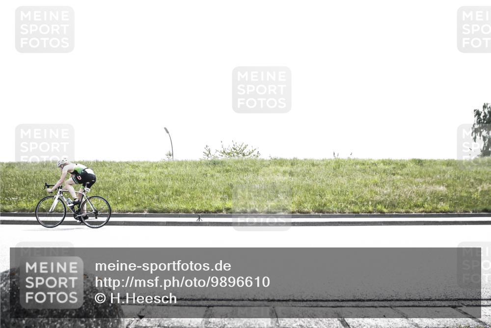 21.06.2026 - 29. Vierlanden-Triathlon H.Heesch http://msf.ph/oto/9896610 21.06.2026 13:01:42 Radfahren 1006, 1007, 1020 meine-sportfotos.de