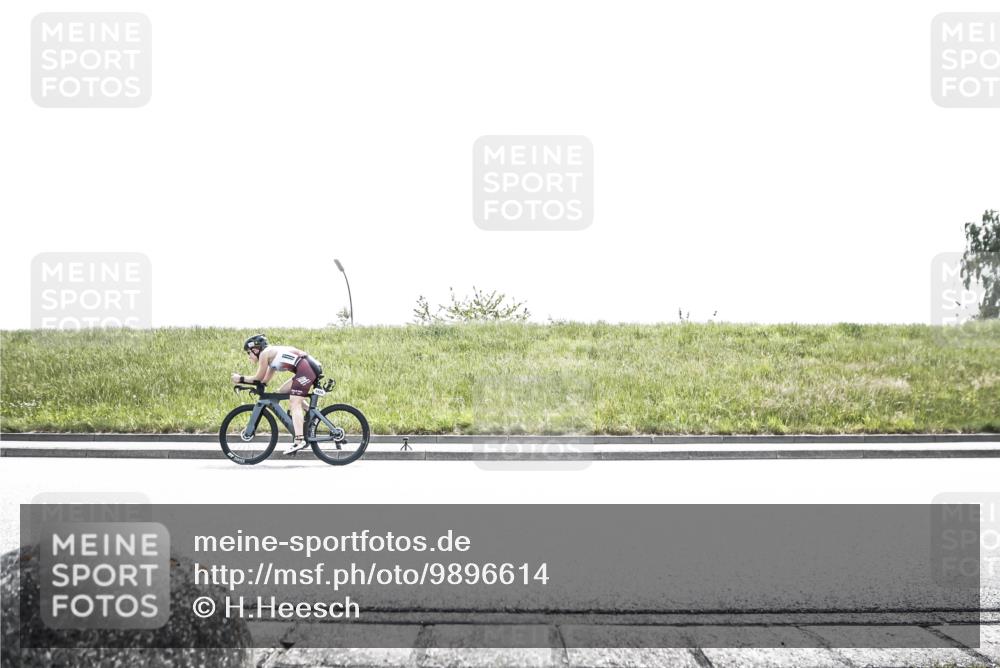 21.06.2026 - 29. Vierlanden-Triathlon H.Heesch http://msf.ph/oto/9896614 21.06.2026 13:01:48 Radfahren 999, 1020 meine-sportfotos.de