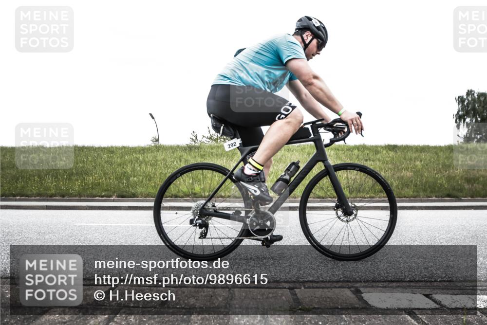 21.06.2026 - 29. Vierlanden-Triathlon H.Heesch http://msf.ph/oto/9896615 21.06.2026 10:05:00 Radfahren 130, 174, 292, 308, 332, 352 meine-sportfotos.de