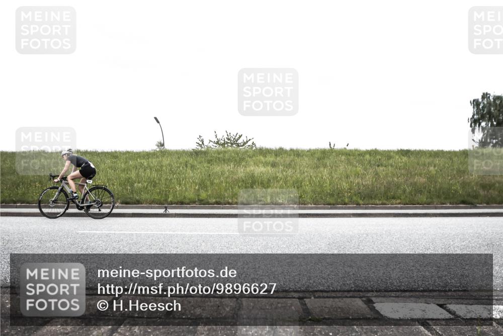 21.06.2026 - 29. Vierlanden-Triathlon H.Heesch http://msf.ph/oto/9896627 21.06.2026 10:05:24 Radfahren 249 meine-sportfotos.de