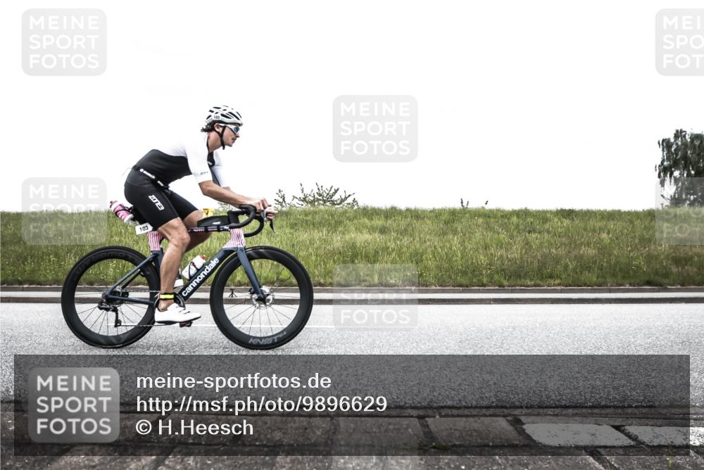 21.06.2026 - 29. Vierlanden-Triathlon H.Heesch http://msf.ph/oto/9896629 21.06.2026 10:05:31 Radfahren 5, 103, 175, 195, 312 meine-sportfotos.de